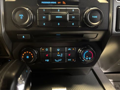 Used 2018 Ford F150 XLT w/ Equipment Group 302A Luxury AWD/4WD image 35