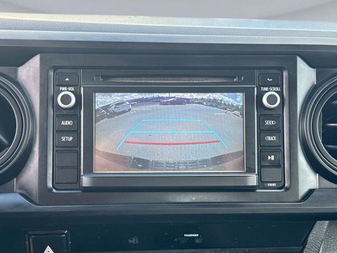 Used 2016 Toyota Tacoma SR image 20