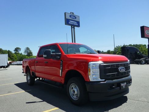 New 2026 Ford F250 XL w/ XL Driver Assist Package AWD/4WD image 2