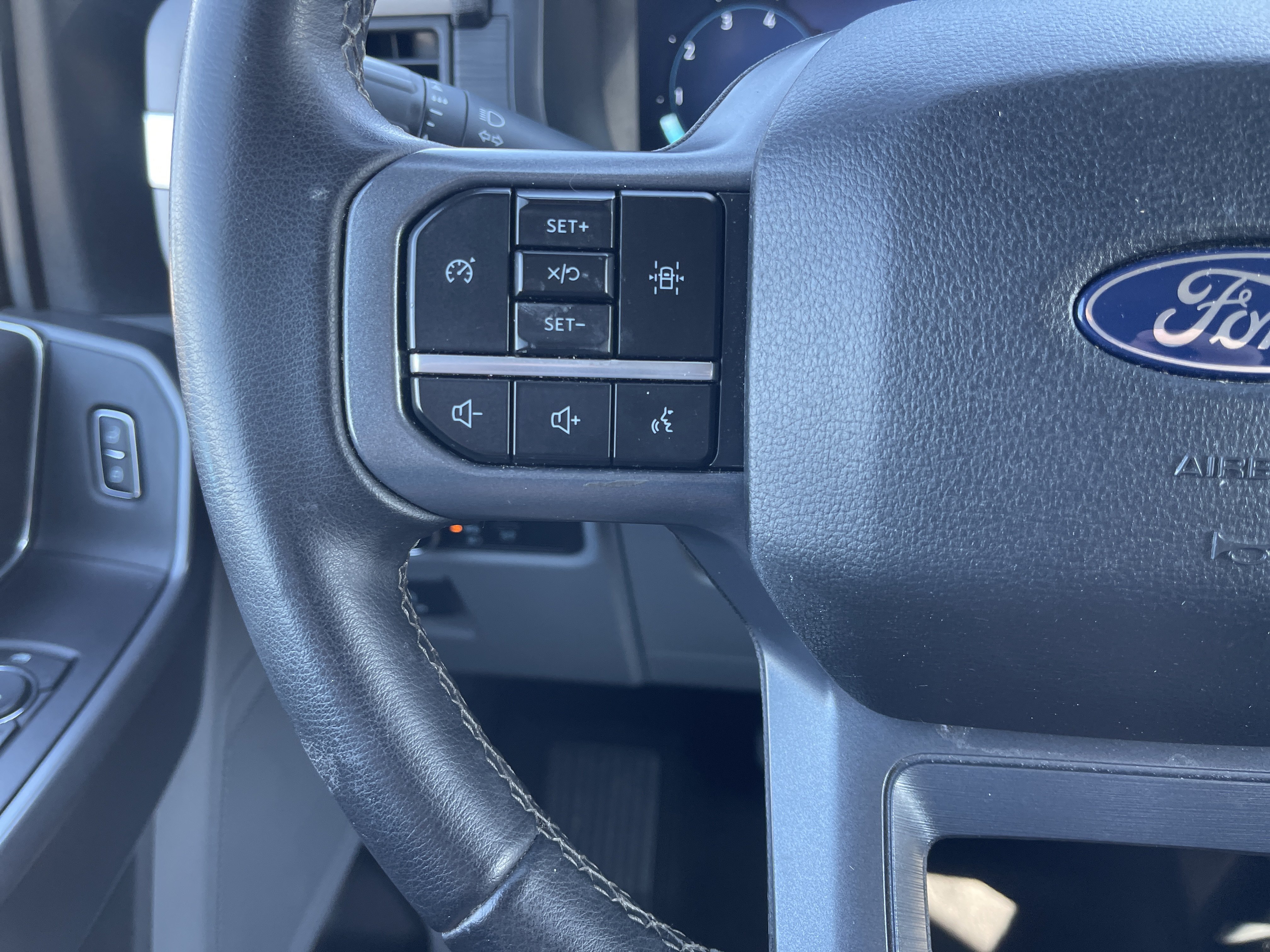 Used 2025 Ford F150 XLT w/ Equipment Group 301A Standard AWD/4WD image 18