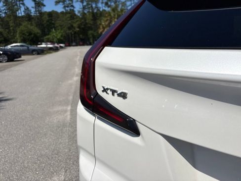Used 2020 Cadillac XT4 Premium Luxury w/ Cold Weather Package FWD image 29