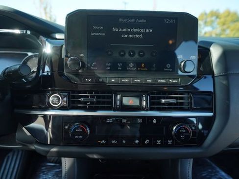 Used 2023 Nissan Pathfinder SL image 29