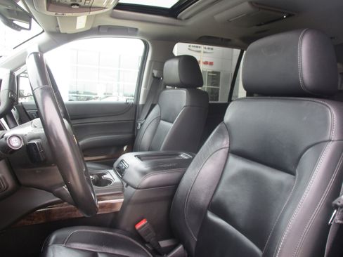 Used 2020 Chevrolet Tahoe LT image 16