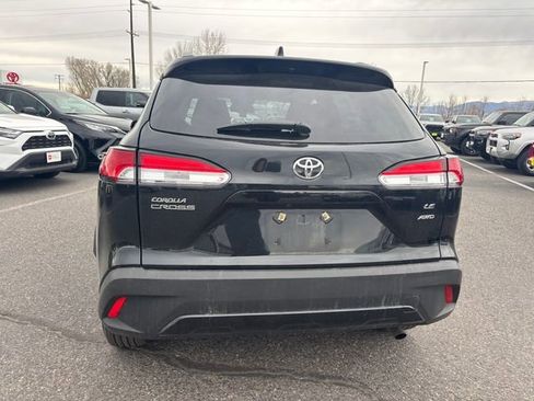 Used 2024 Toyota Corolla Cross LE w/ Moonroof Package image 2