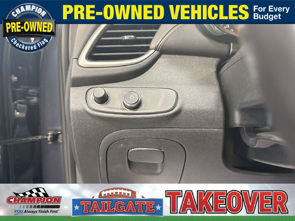 Used 2018 Chevrolet Trax LT w/ Sun & Sound Package FWD image 23