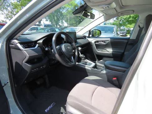 Used 2019 Toyota RAV4 XLE w/ Convenience Package AWD/4WD image 2