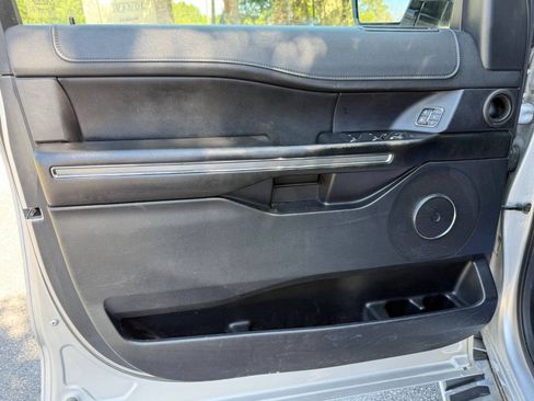 Used 2019 Ford Expedition Max XLT w/ Equipment Group 202A AWD/4WD image 54