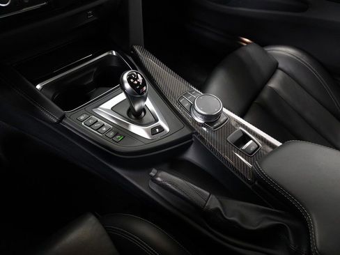 Used 2020 BMW M4 Convertible w/ Competition Package image 27