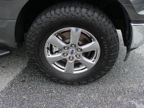 Used 2020 Ford F150 XLT w/ Equipment Group 302A Luxury AWD/4WD image 11