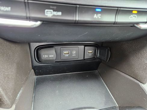 Used 2019 Hyundai Santa Fe SE image 22