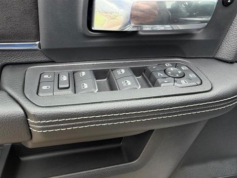New 2026 RAM 3500 Laramie AWD/4WD image 18