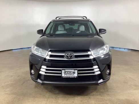 Used 2018 Toyota Highlander XLE AWD/4WD image 2