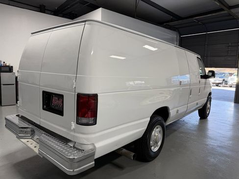 Used 2005 Ford E-350 and Econoline 350 Extended Super Duty image 5