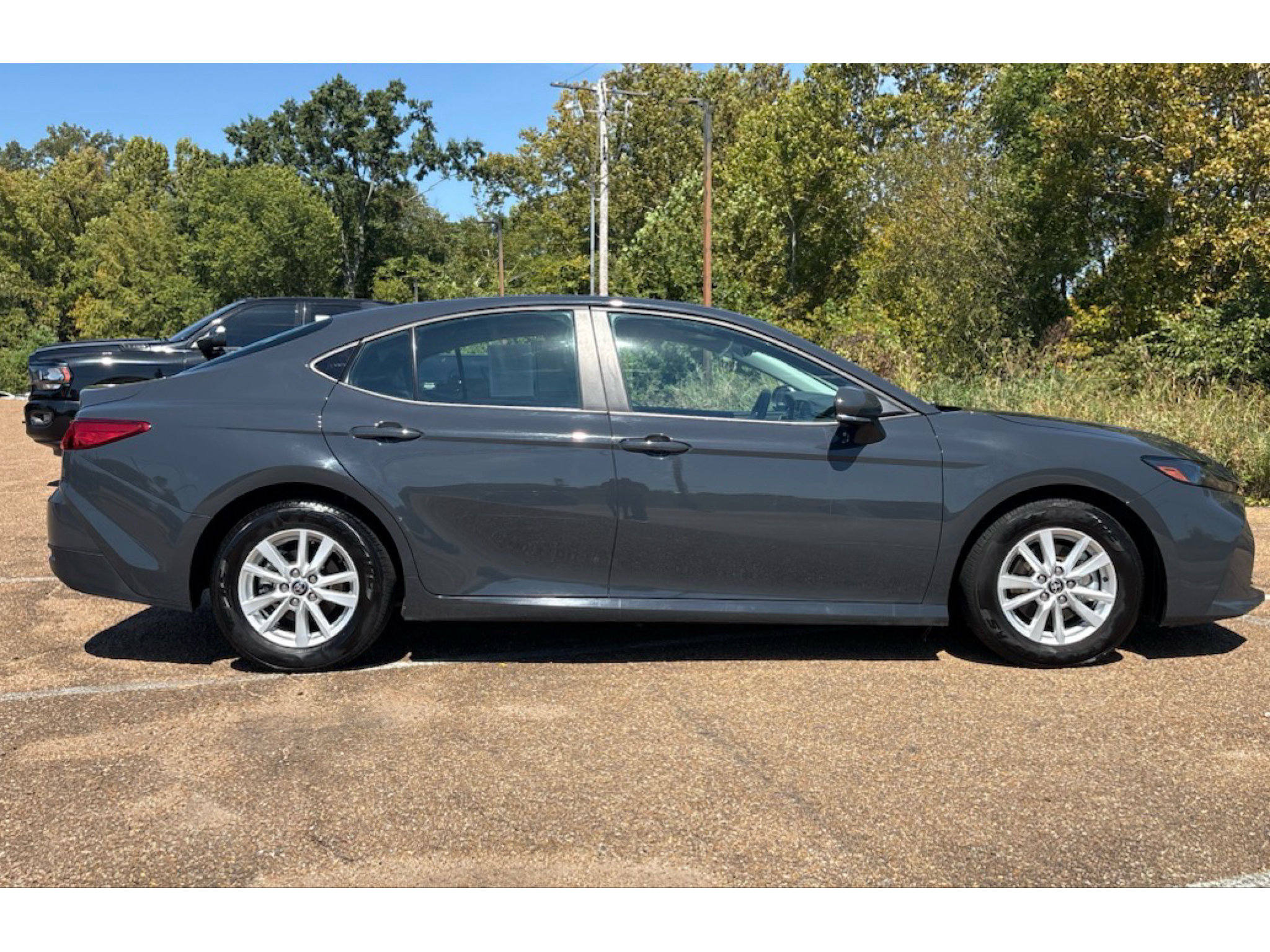 Used 2025 Toyota Camry LE FWD image 3