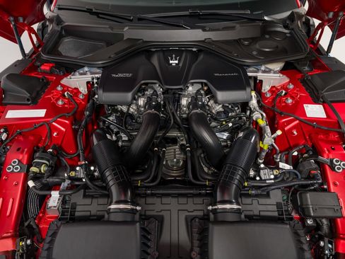 Used 2024 Maserati GranCabrio Trofeo image 36