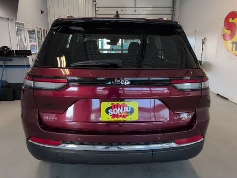 Used 2023 Jeep Grand Cherokee Limited AWD/4WD image 4