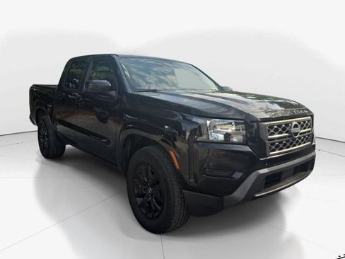 Used 2023 Nissan Frontier SV RWD image 3