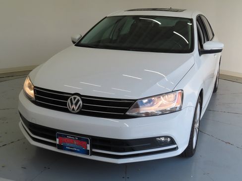 Used 2016 Volkswagen Jetta SEL FWD image 8