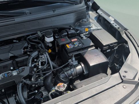 Used 2025 Hyundai Venue Limited FWD image 15