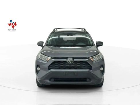 Used 2019 Toyota RAV4 XLE w/ Convenience Package image 4