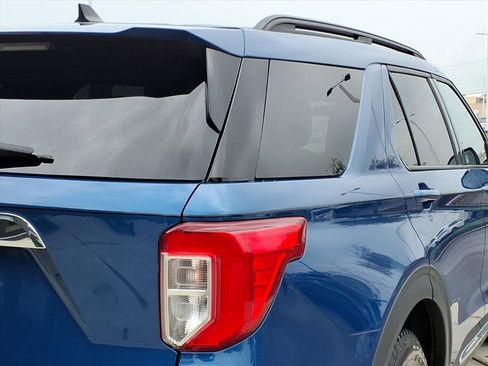 Used 2022 Ford Explorer XLT image 25
