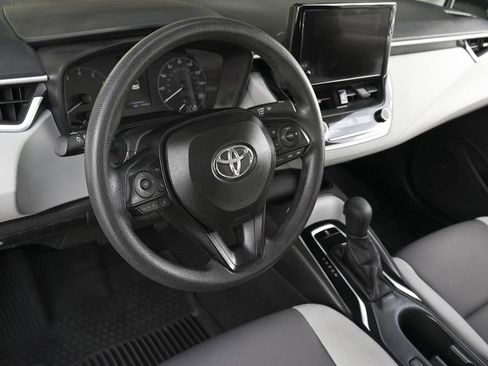 Used 2025 Toyota Corolla LE image 10