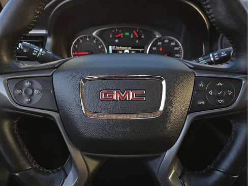 Used 2017 GMC Acadia SLT w/ LPO, Floor Liner Package image 20