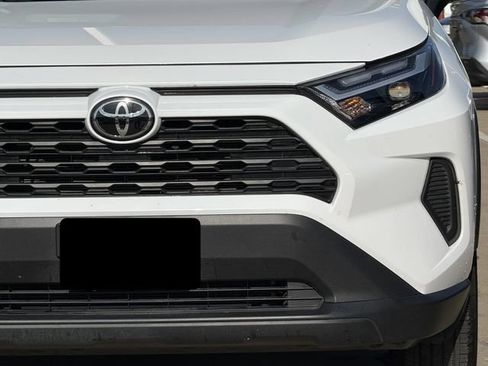 Used 2025 Toyota RAV4 XLE FWD image 9