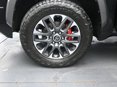 Used 2022 Toyota Tundra Limited image 12