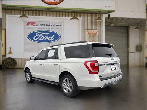 Certified 2021 Ford Expedition Max XLT image 3