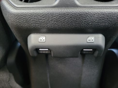 Used 2025 Jeep Wrangler Unlimited Sport AWD/4WD image 13