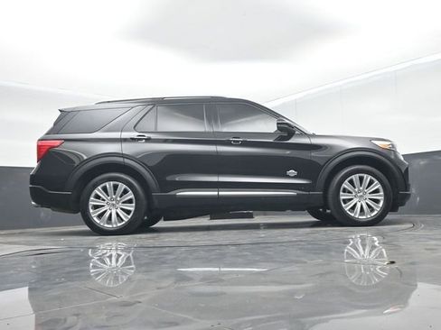 Used 2024 Ford Explorer King Ranch w/ Technology Package image 58