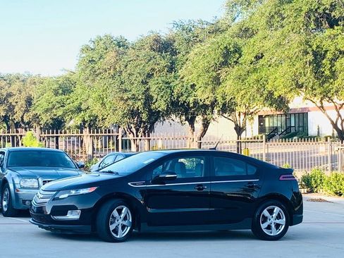 Used 2014 Chevrolet Volt Premium w/ Premium Trim Package image 6