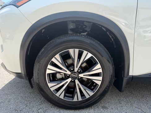 Certified 2023 Nissan Rogue SV FWD image 11