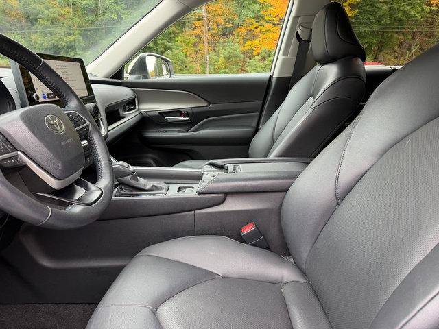 Certified 2024 Toyota Grand Highlander AWD image 10