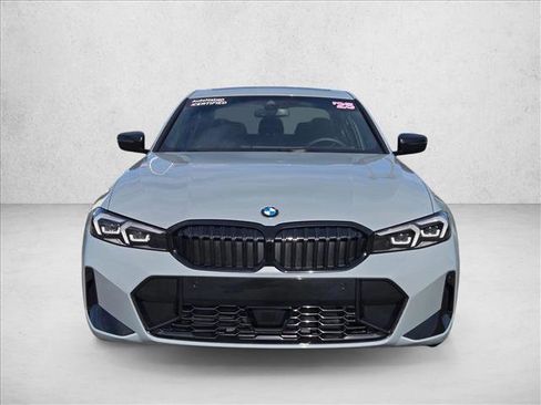 Used 2025 BMW 330i Sedan w/ M Sport Package image 2