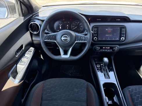 Used 2022 Nissan Kicks SR w/ Interior Electronics Package image 12
