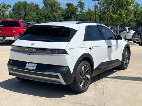 New 2025 Hyundai Ioniq 5 SEL image 13
