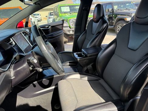 Used 2017 Tesla Model X 75D image 7