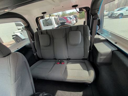 Used 2025 Jeep Wrangler Sport image 11