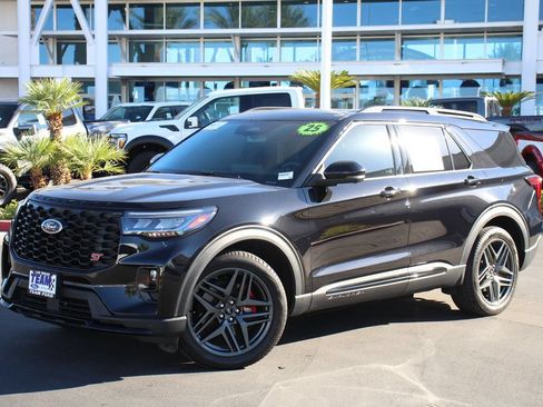 Certified 2025 Ford Explorer ST AWD/4WD image 1