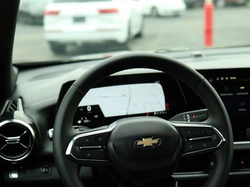 Used 2026 Chevrolet Equinox LT w/ Convenience Package II image 36