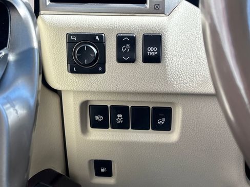 Used 2018 Lexus GX 460 Luxury image 25