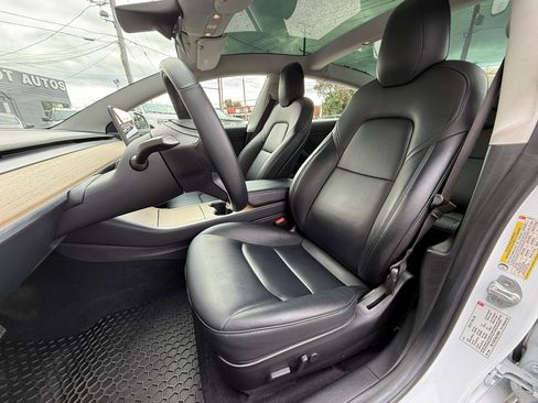 Used 2018 Tesla Model 3 Long Range image 3