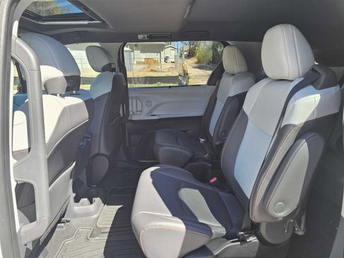Used 2023 Toyota Sienna XSE w/ XSE Plus Package image 25