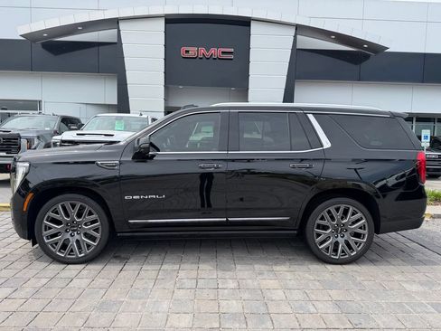 Used 2025 GMC Yukon Denali Ultimate AWD/4WD image 1