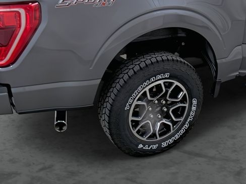 Used 2021 Ford F150 XLT w/ Equipment Group 302A High image 12