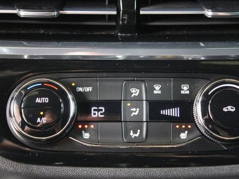 Used 2025 Buick Envista Sport Touring w/ Convenience I Package FWD image 21