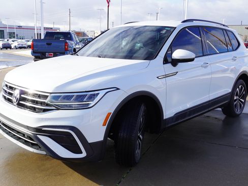 Used 2023 Volkswagen Tiguan S image 4