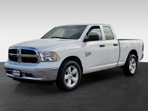 Used 2024 RAM 1500 Classic SLT image 8